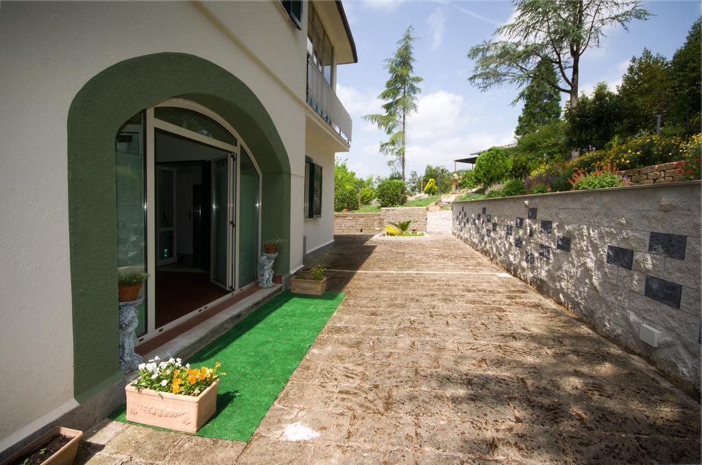 Bed And Breakfast Romantica Evasione Sutri Eksteriør billede