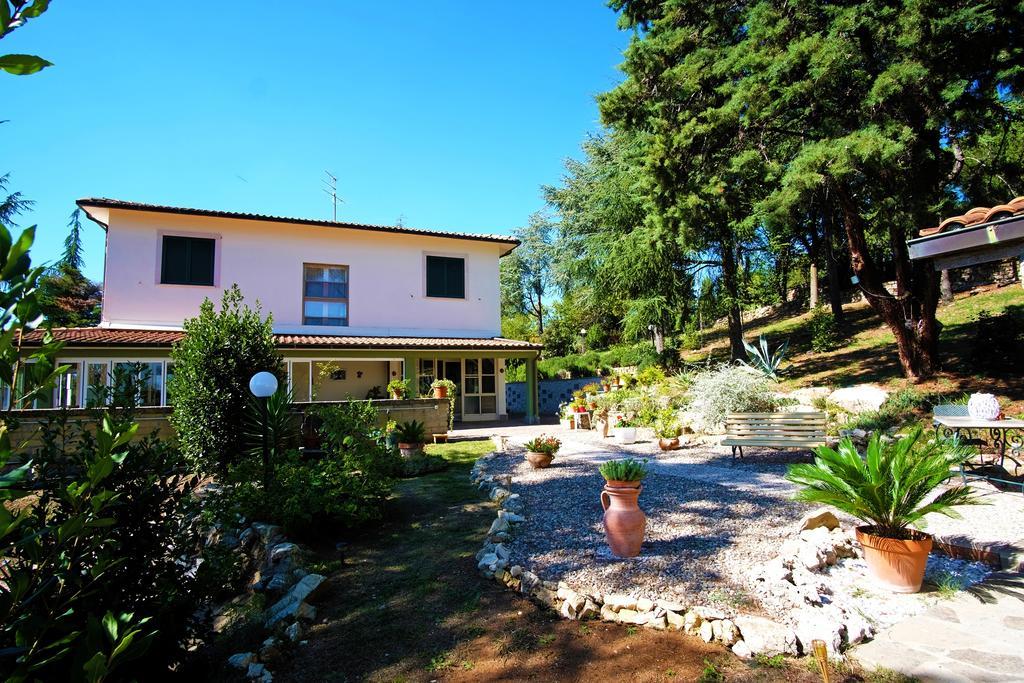Bed And Breakfast Romantica Evasione Sutri Eksteriør billede